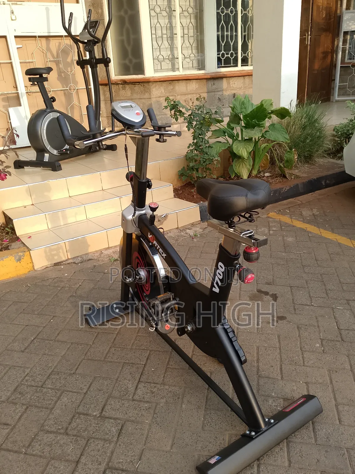 Comfortable Spinning Bike – Cushioned Seat