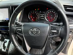 Toyota Alphard 2.5 Petrol FWD 2018 Pearl