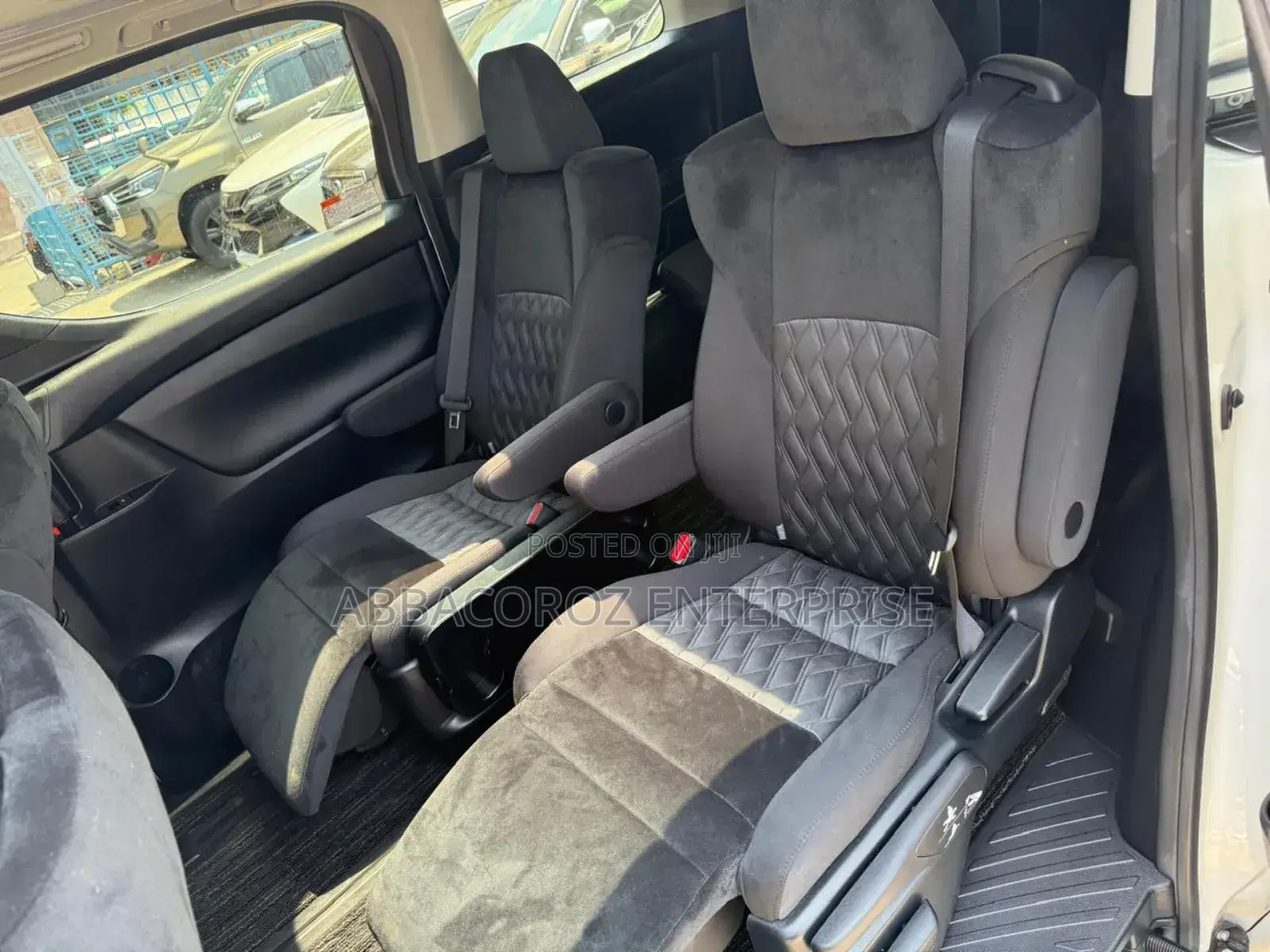 Toyota Alphard 2.5 Petrol FWD 2018 Pearl