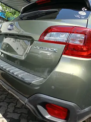 Subaru Outback 2.5i Premium AWD 2018 Green