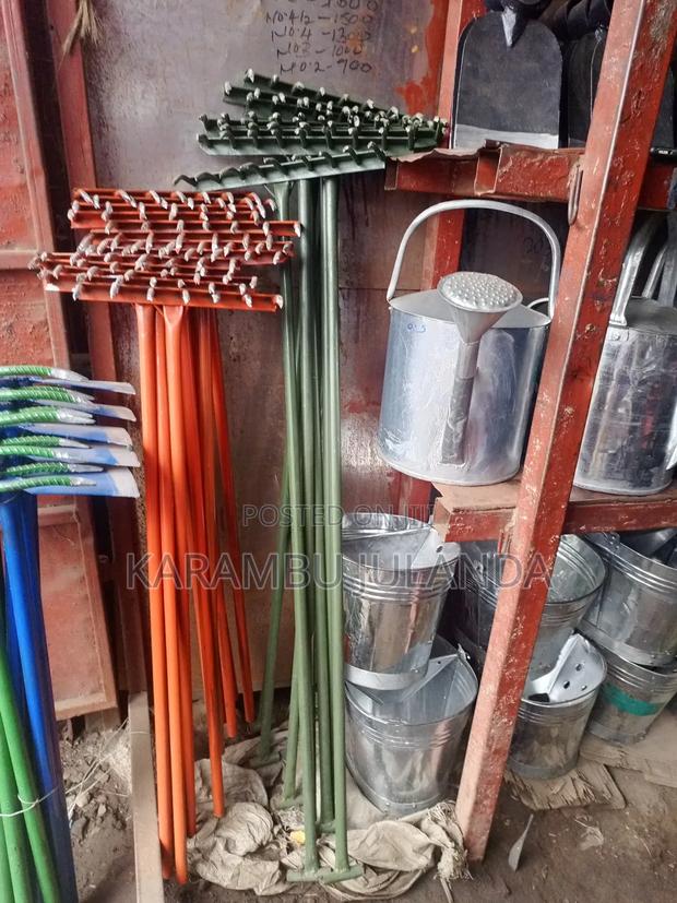 Heavy Duty Rake - thumbnail 2
