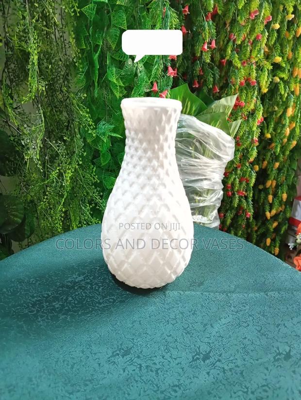 Pretty Plastic White Flower Vase