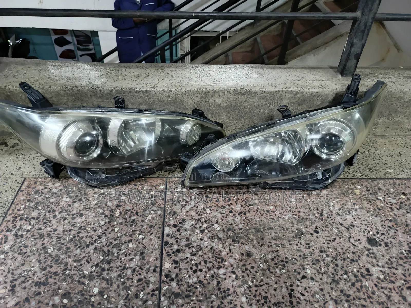 Toyota Wish 2012 Zenon Headlights