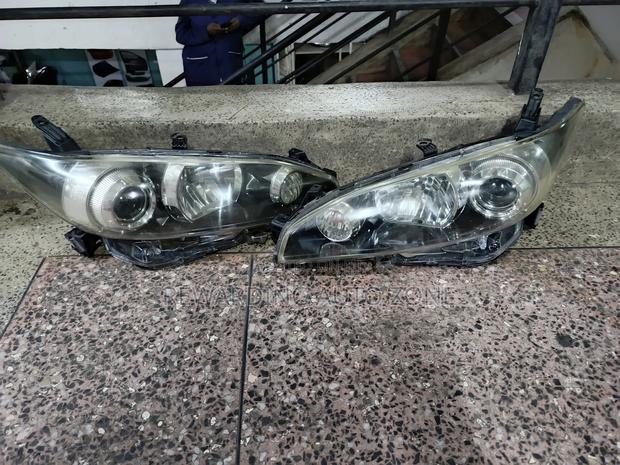 Toyota Wish 2012 Zenon Headlights - thumbnail 2