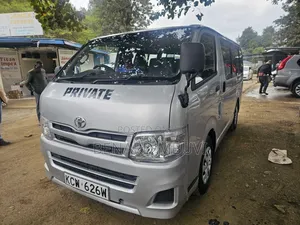 Toyota HiAce 2013 Silver