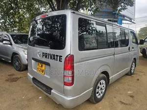 Toyota HiAce 2013 Silver