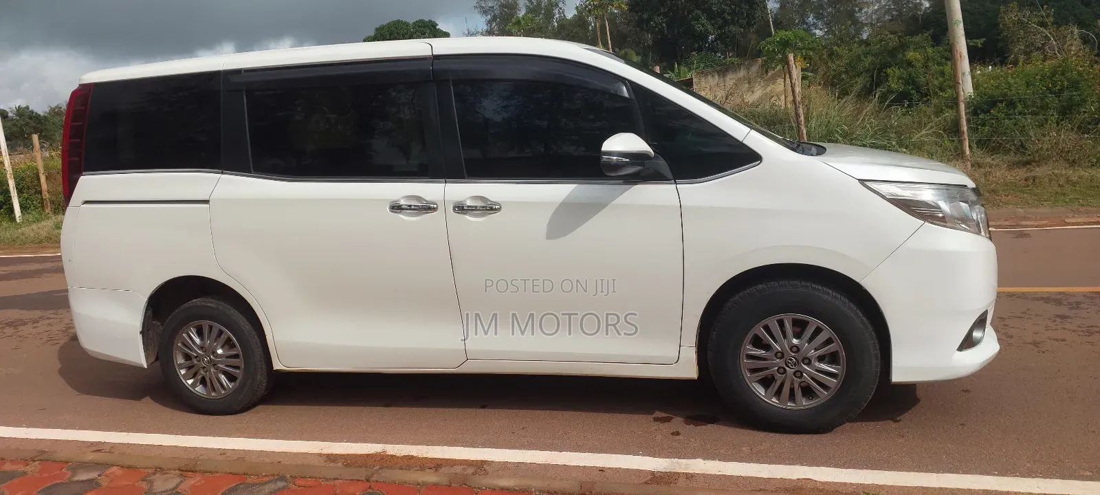 Toyota Esquire 2016 Pearl