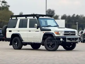 Toyota Land Cruiser 2018 White