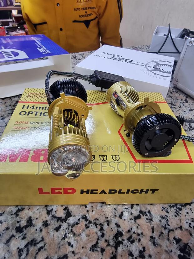 H4 M8 Mini Projector 160w - thumbnail 3