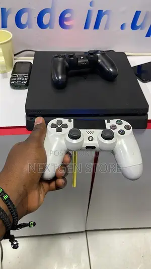 Ps4 Slim 500gb With 2 Gaming Controllers