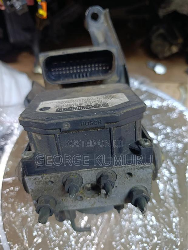 Abs Pump Toyota Avensis - thumbnail 3