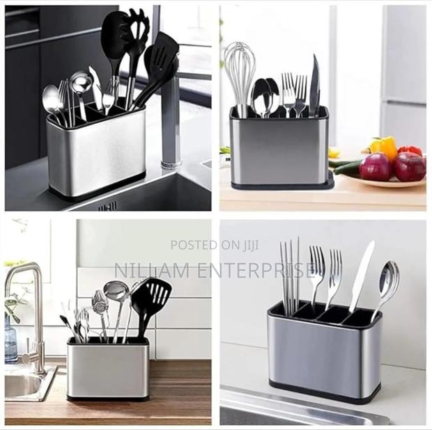 Countertop Partitioned Cutlery Organizer With Drainer