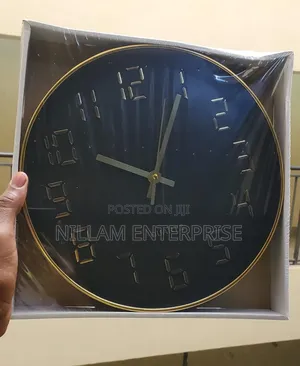 Wall Hanging Round Clock