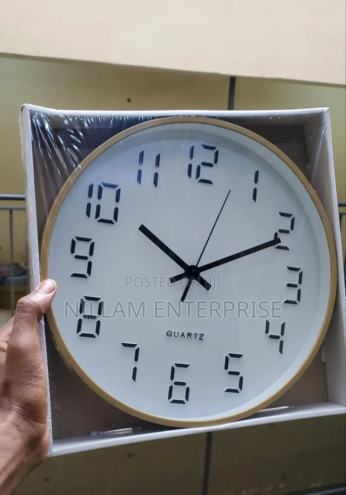 Wall Hanging Round Clock