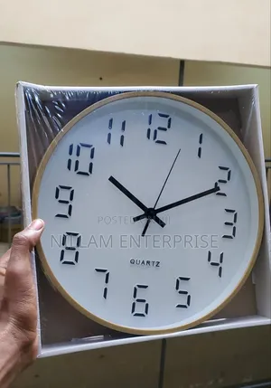 Wall Hanging Round Clock
