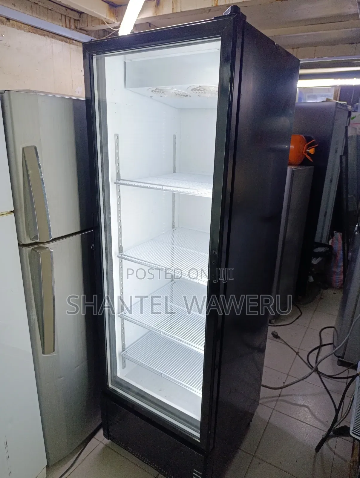 Display Fridge 4trays Black