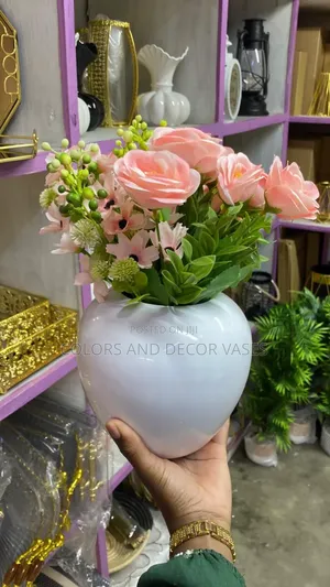 Flower Arrangements in Round Vase