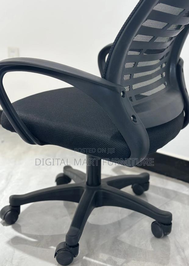 Office Chair: Headrest Equipped Black Office Chair - thumbnail 4