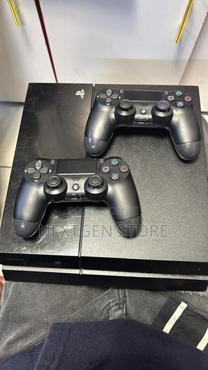 Ps4 Standard 500 Gb With 2 Gaming Pads - thumbnail 2