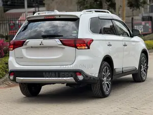 Mitsubishi Outlander 2018 White