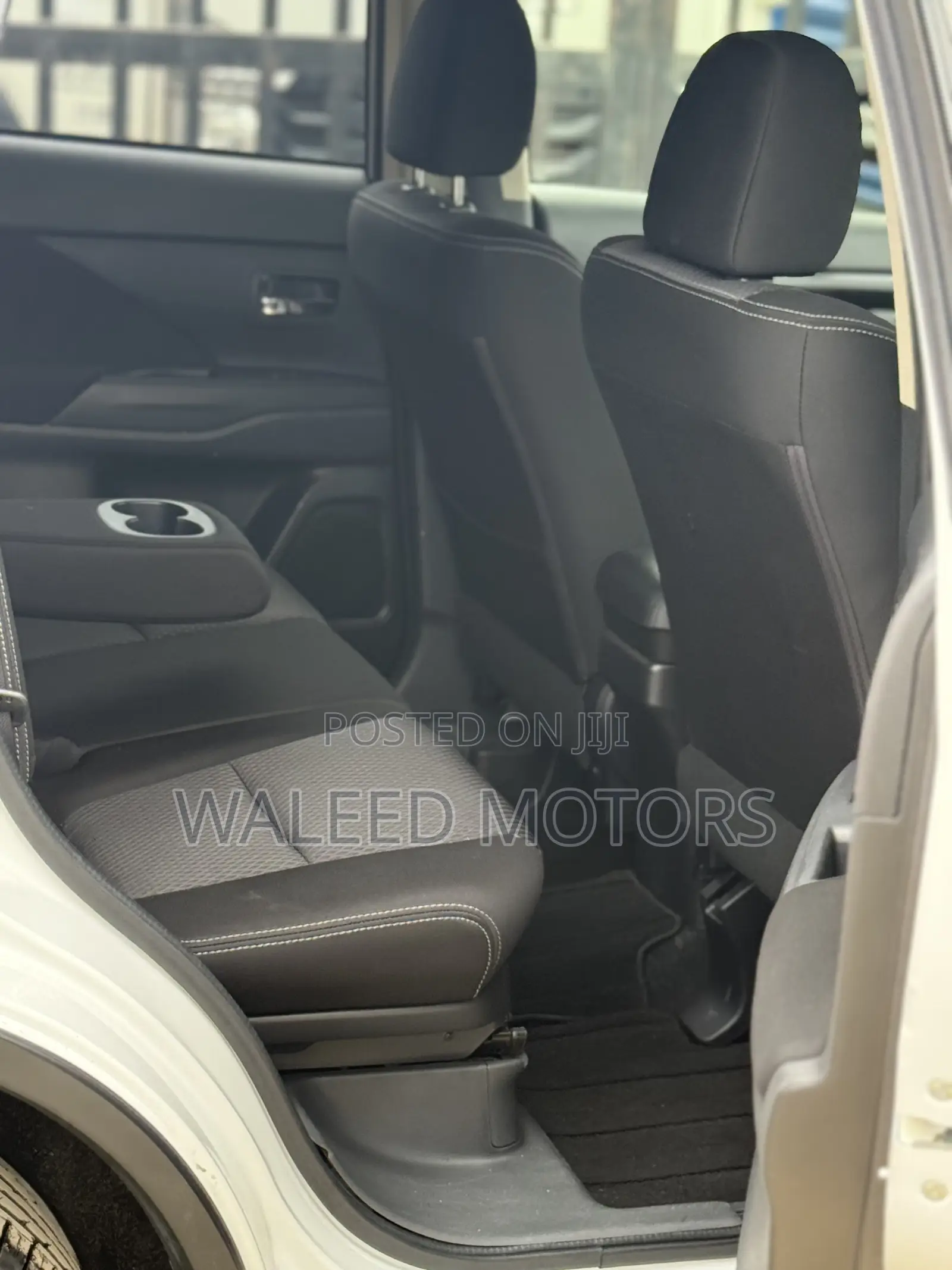 Mitsubishi Outlander 2018 White