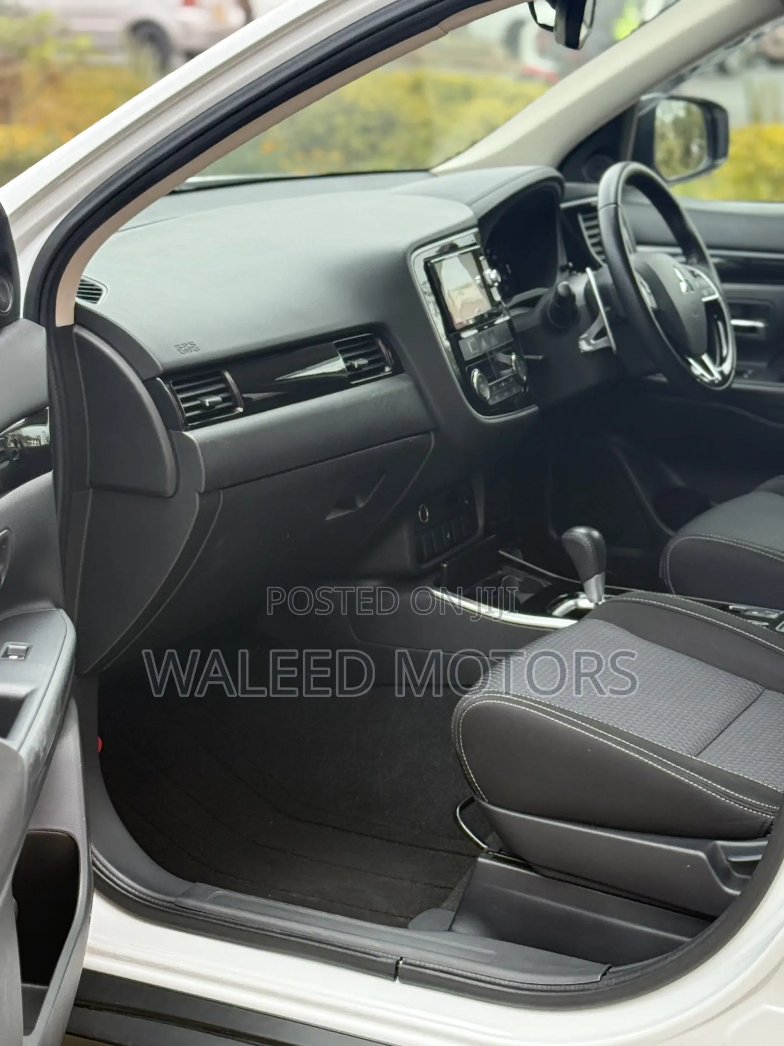 Mitsubishi Outlander 2018 White