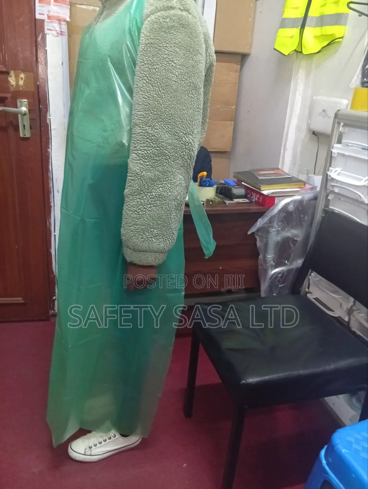 Disposable Green Aprons  Heavy Duty Aprons
