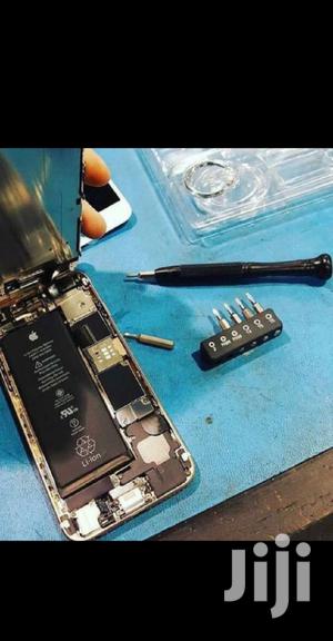Smartphone Battries And Screens Available