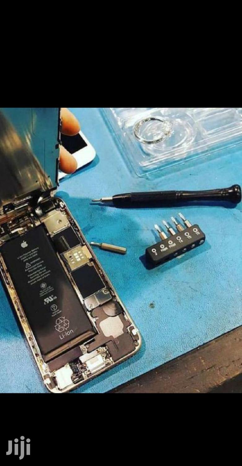 Smartphone Battries And Screens Available