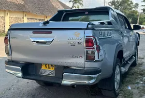 Toyota Hilux 2017 Silver