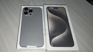 Apple iPhone 15 Pro Max 256 GB Black - thumbnail 2