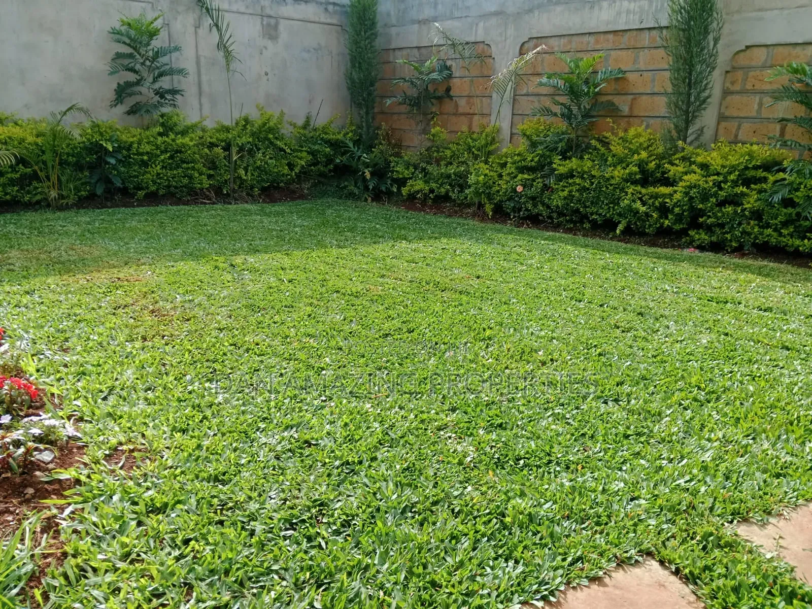 5bdrm Maisonette in Maragara Rd, Kibiku for sale