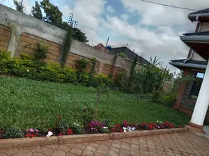 5bdrm Maisonette in Maragara Rd, Kibiku for sale