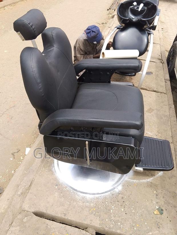 Barber Chair - main view