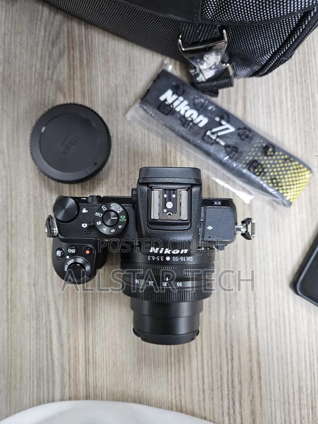 Nikon Z50 Mirrorless Camera With 16-50mm With 64gb Card
