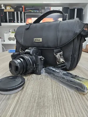 Nikon Z50 Mirrorless Camera With 16-50mm With 64gb Card