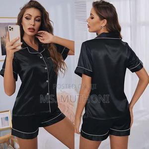 High Quality Sleek Silk Pajamas - thumbnail 2