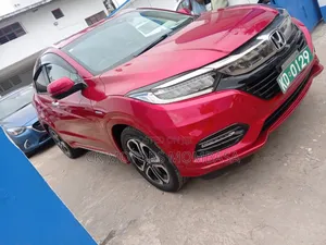 Honda Vezel 2018 Red