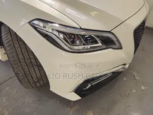 Toyota Crown 2019 White