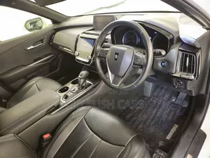Toyota Crown 2019 White
