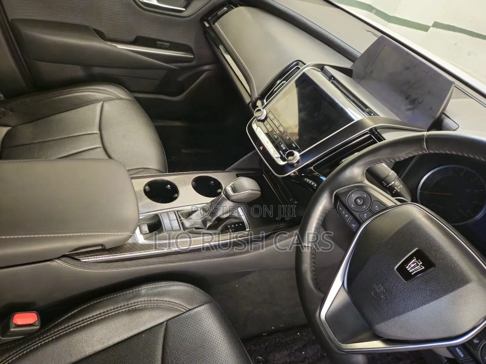 Toyota Crown 2019 White