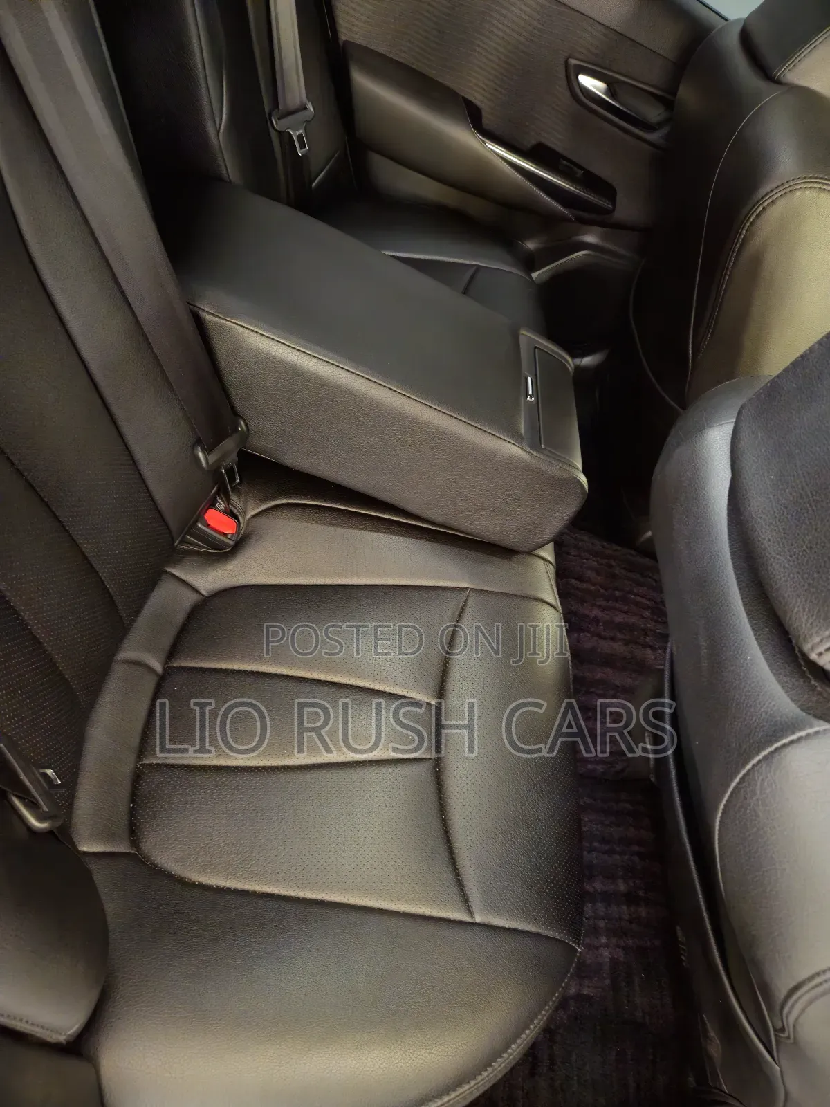 Toyota Crown 2019 White