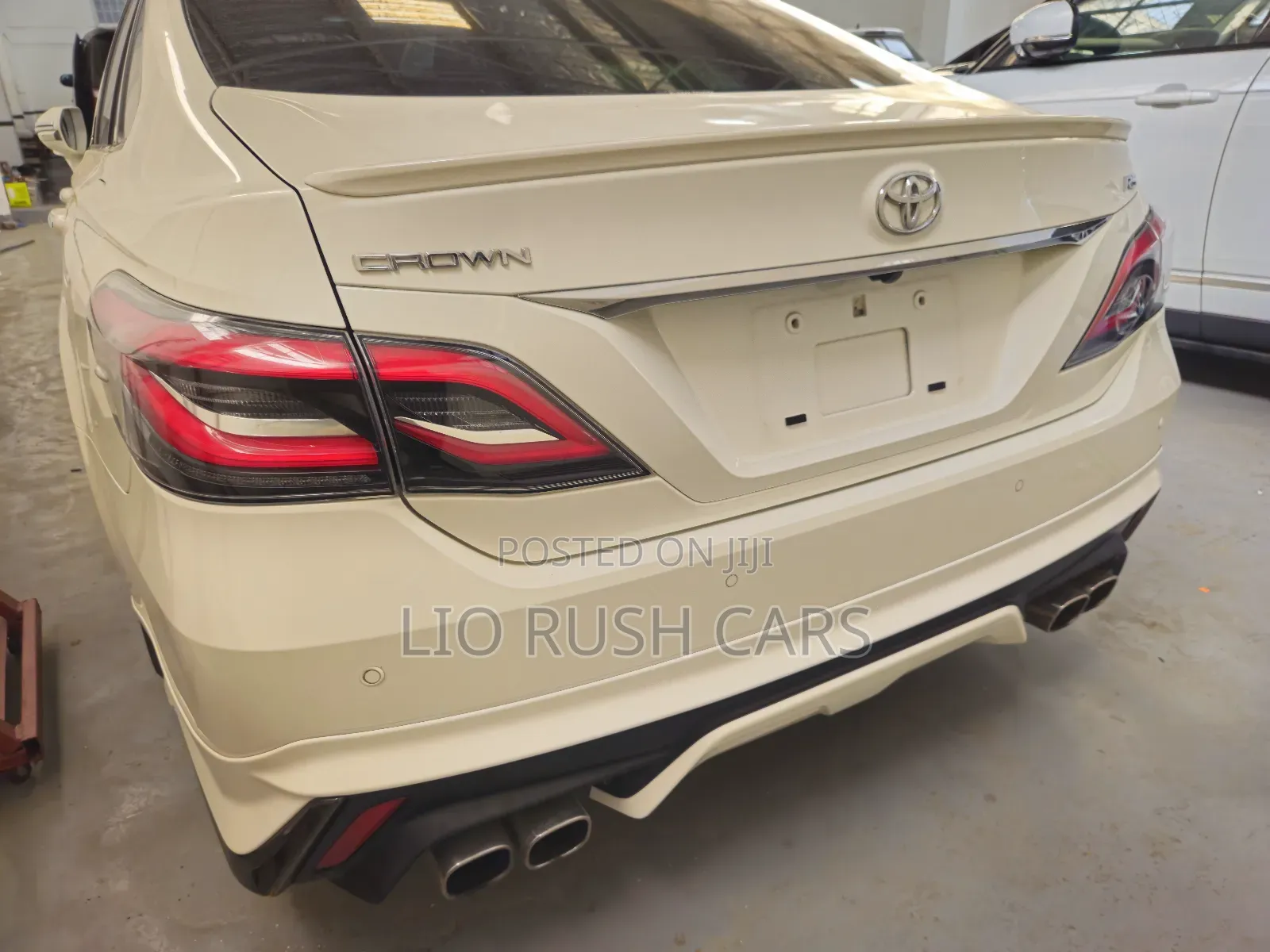 Toyota Crown 2019 White