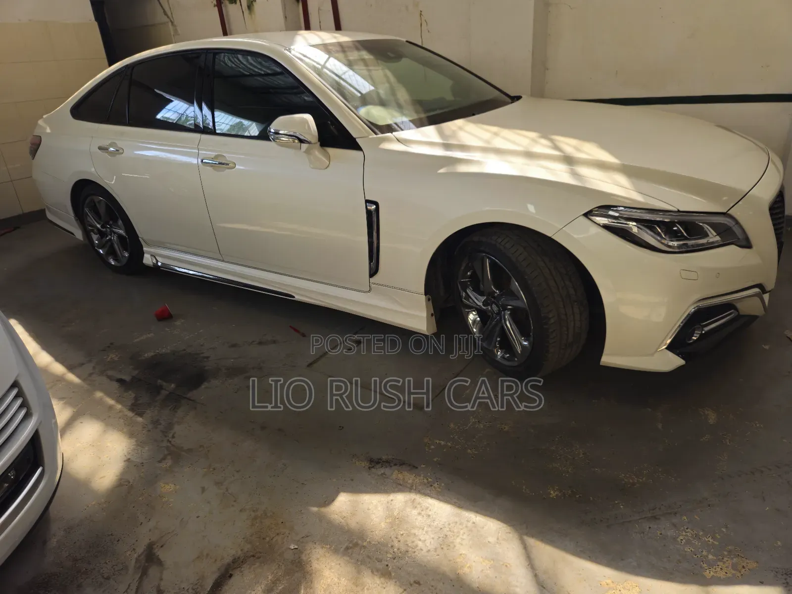 Toyota Crown 2019 White