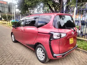 Toyota Sienta 1.5 FWD (6-seater) 2016 Beige
