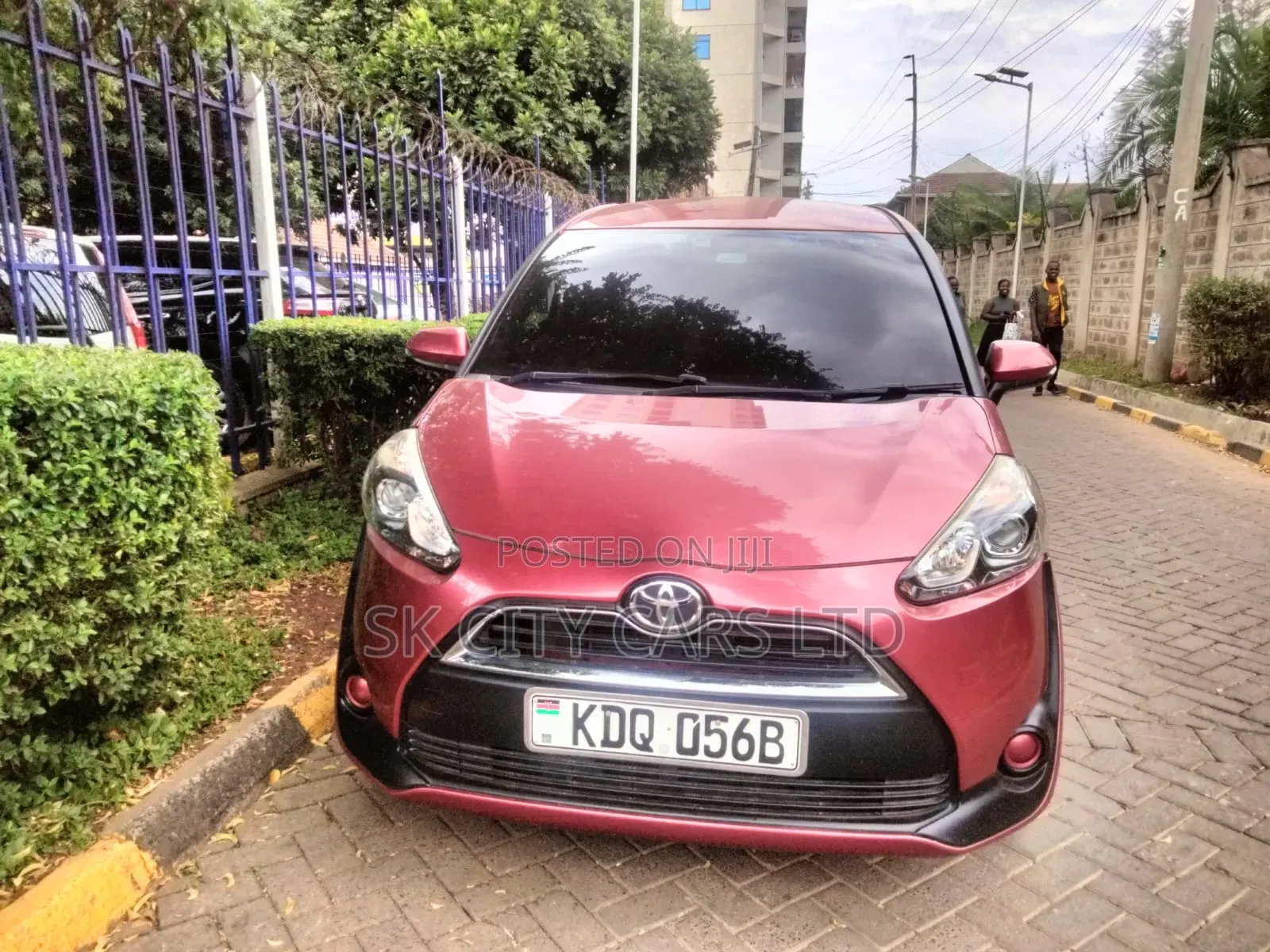 Toyota Sienta 1.5 FWD (6-seater) 2016 Beige