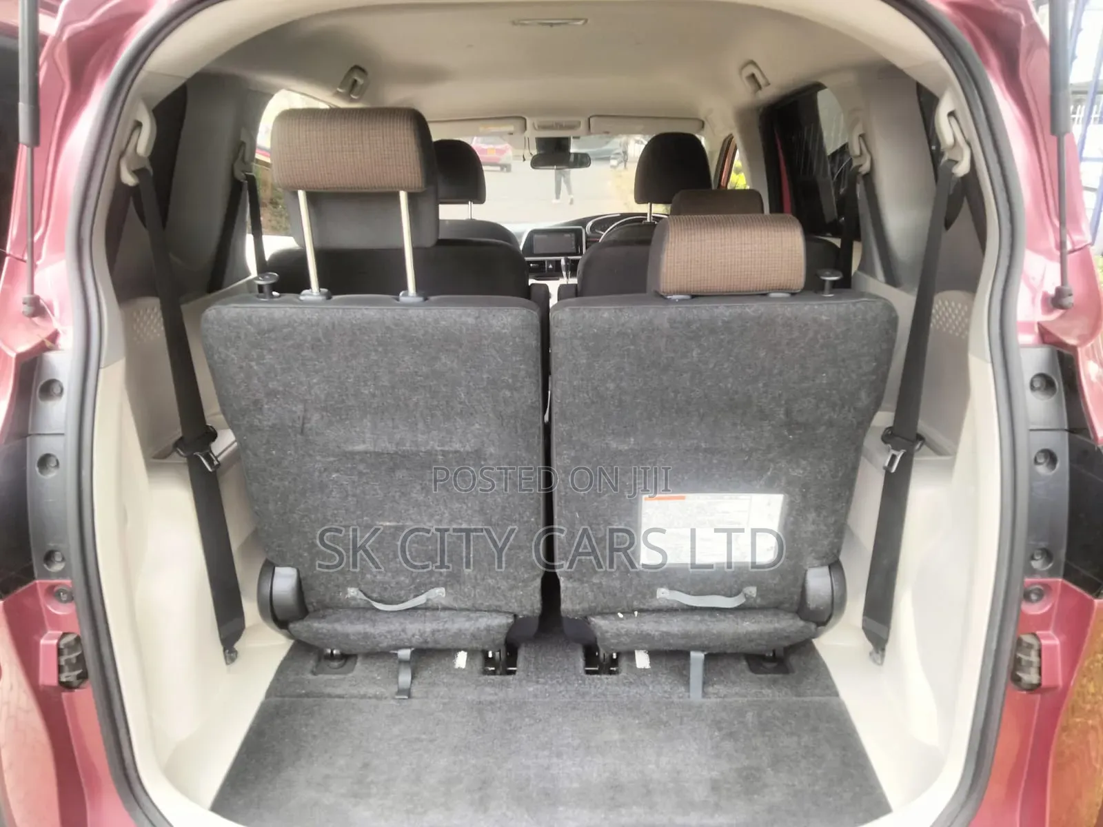 Toyota Sienta 1.5 FWD (6-seater) 2016 Beige
