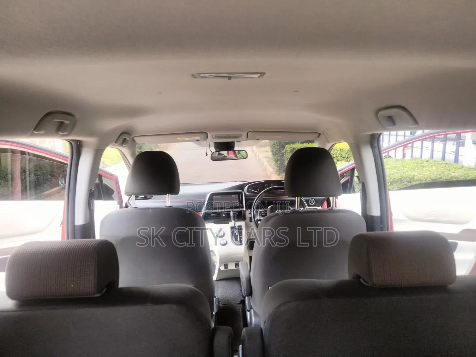 Toyota Sienta 1.5 FWD (6-seater) 2016 Beige