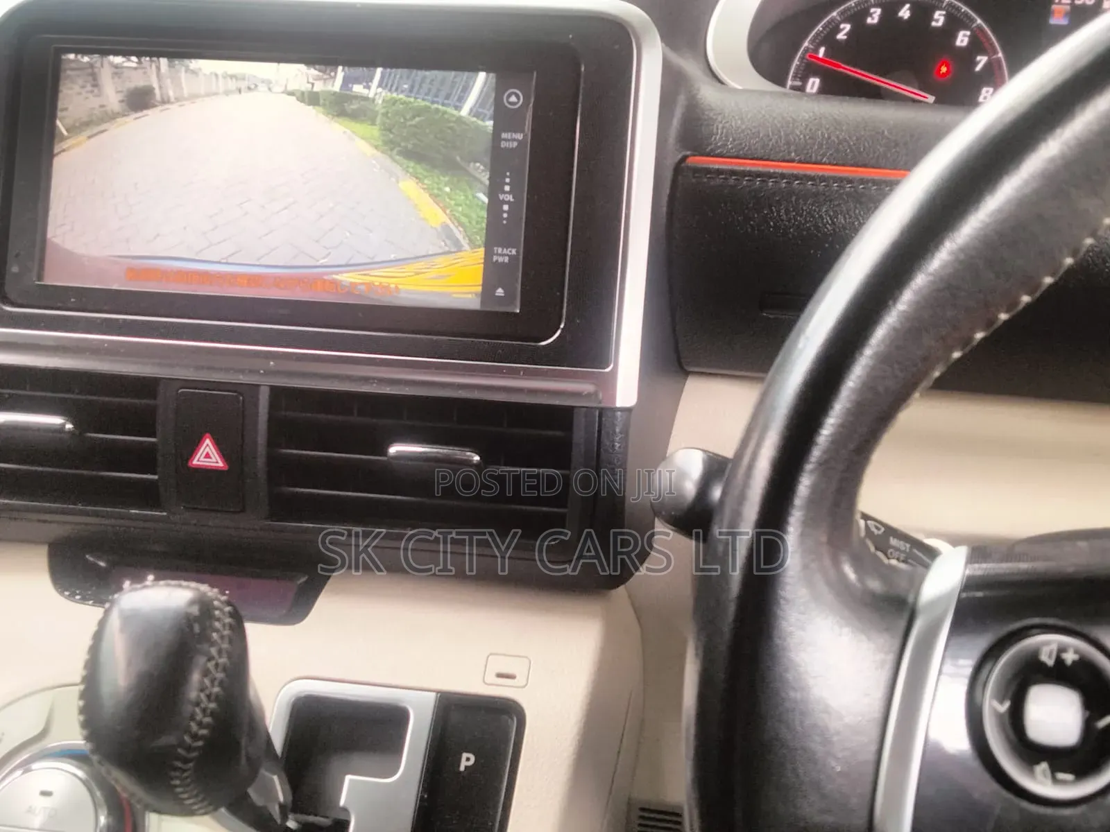 Toyota Sienta 1.5 FWD (6-seater) 2016 Beige