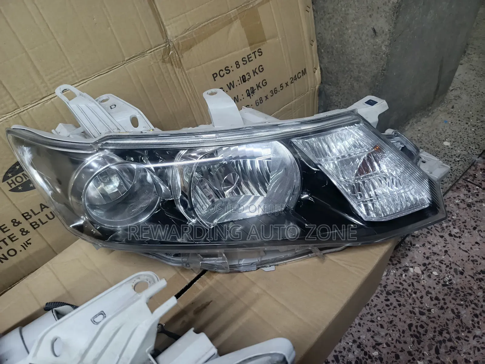 Allion 260 Xenon Headlights.Rhs